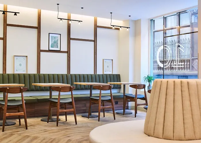 Hotel 10 Opera By Happyculture